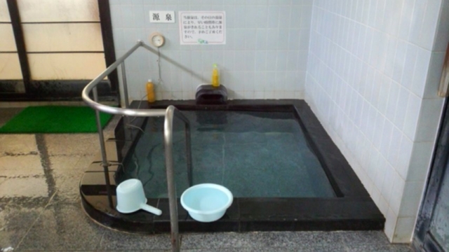28℃の源泉風呂