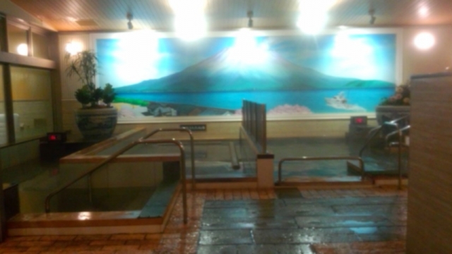 桜島の絵画の内湯(左から炭酸湯、炭酸うたたね湯、白湯)
