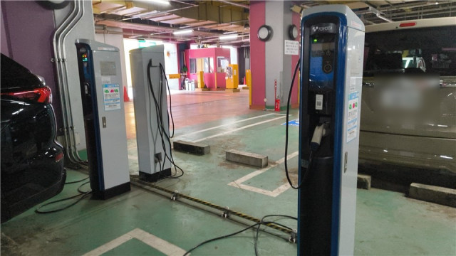 ディノス札幌白石ビル駐車場 - EV充電スタンド情報
