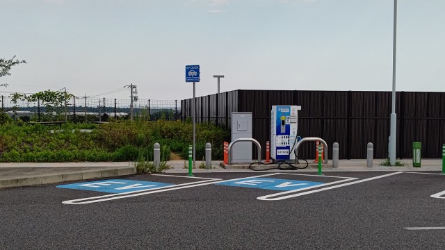 新名神高速道路 鈴鹿PA ｢PIT SUZUKA｣ (下り)/中日本高速道路(株) NEXCO